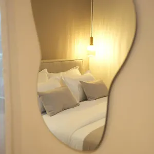 Nea Deluxe , Tirana Albania